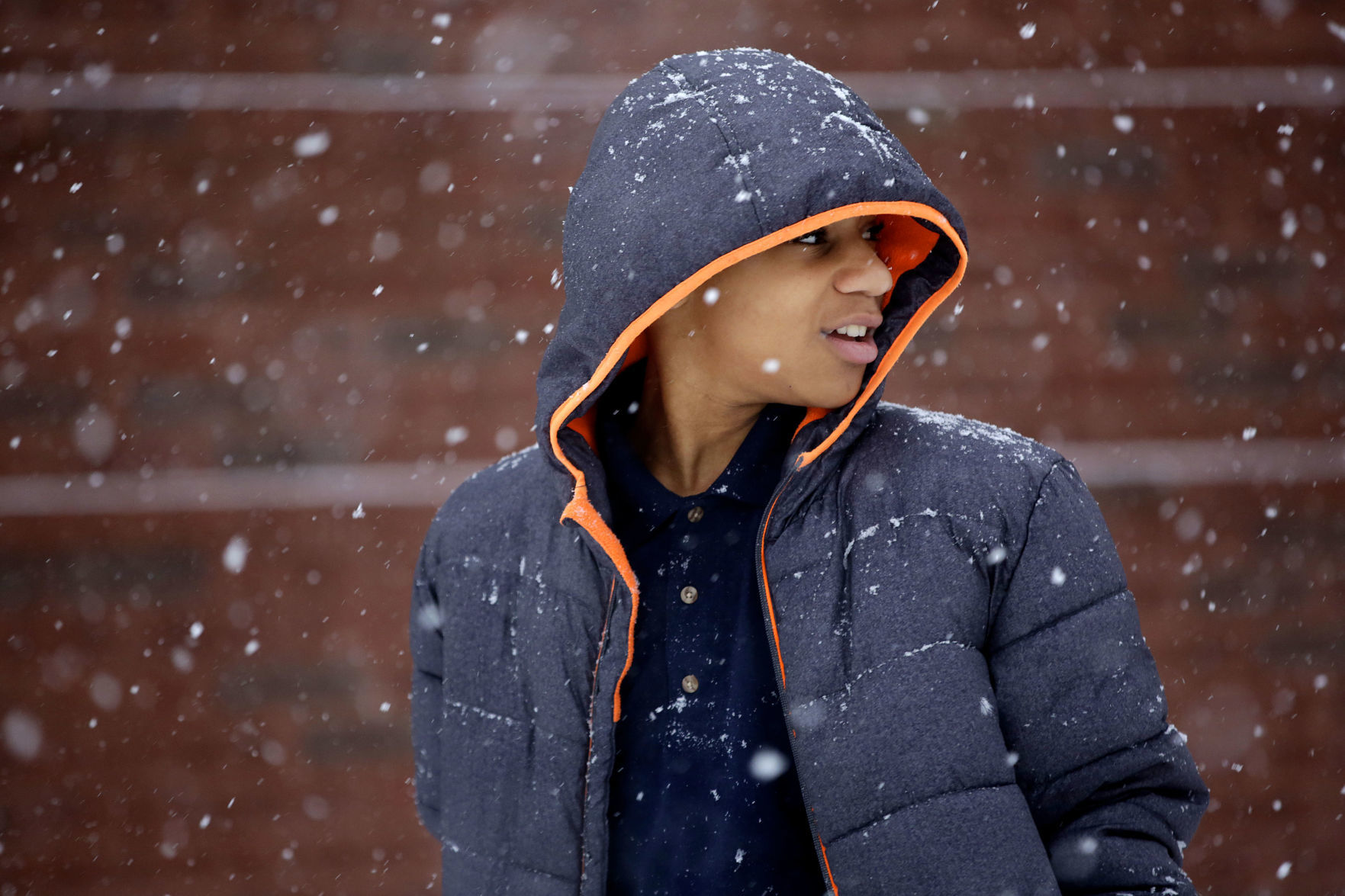 Snow falls on Tulsa area, northeast Oklahoma
